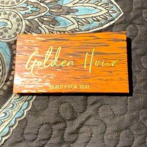 New never been used Golden hour eyeshadow pallet